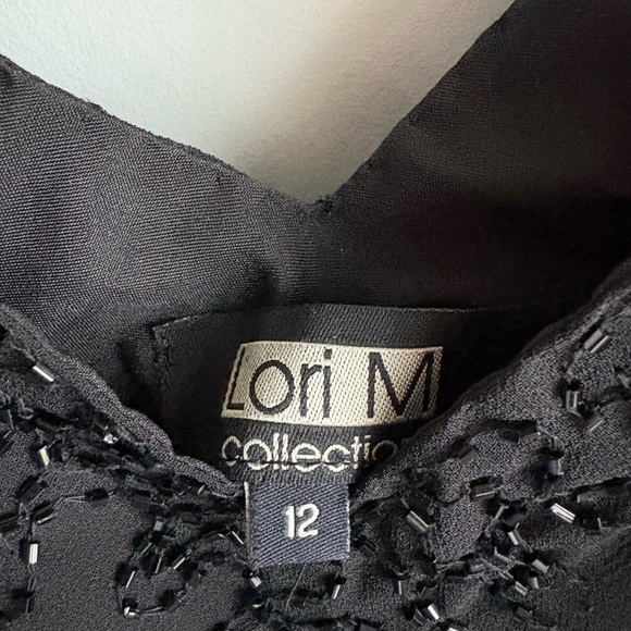 Elegant Black Dress - Picture 5 of 6